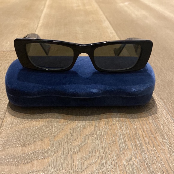 Gucci sunglasses - Picture 3 of 3